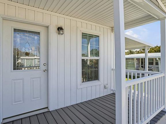 4th image of 91 Howe St