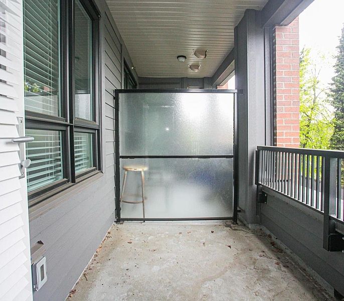 Surrey Apartment for rent - 2 Bedrooms — photo 5