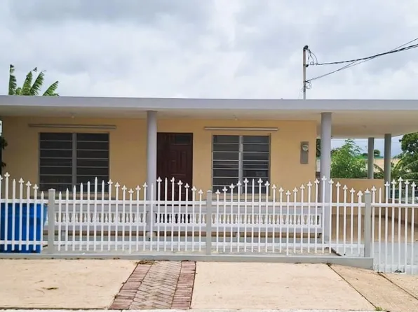 Calle Jose A Palau Solar #423, San Antonio, PR 00690