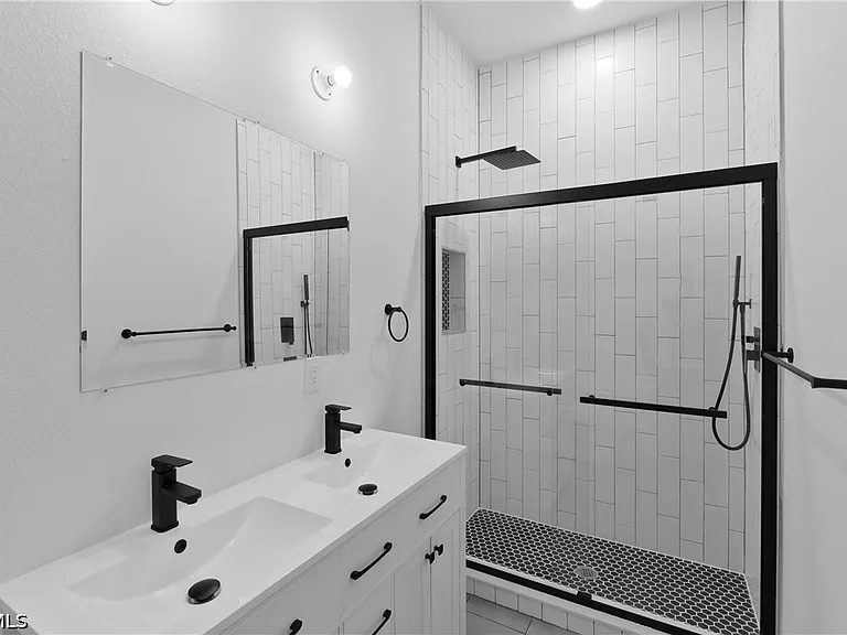 603 Hawthorne Ave S — Photo 15