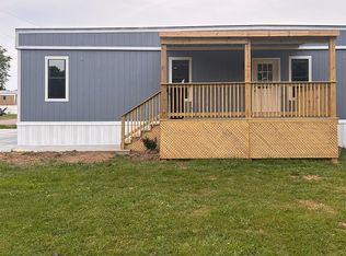 137 Woodcrest Mobile Mnr, Follansbee, WV 26037
