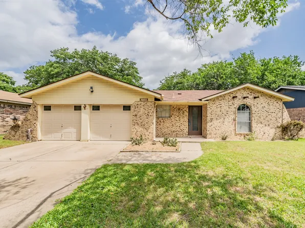 733 Bluebonnet Dr, Hurst, TX 76053