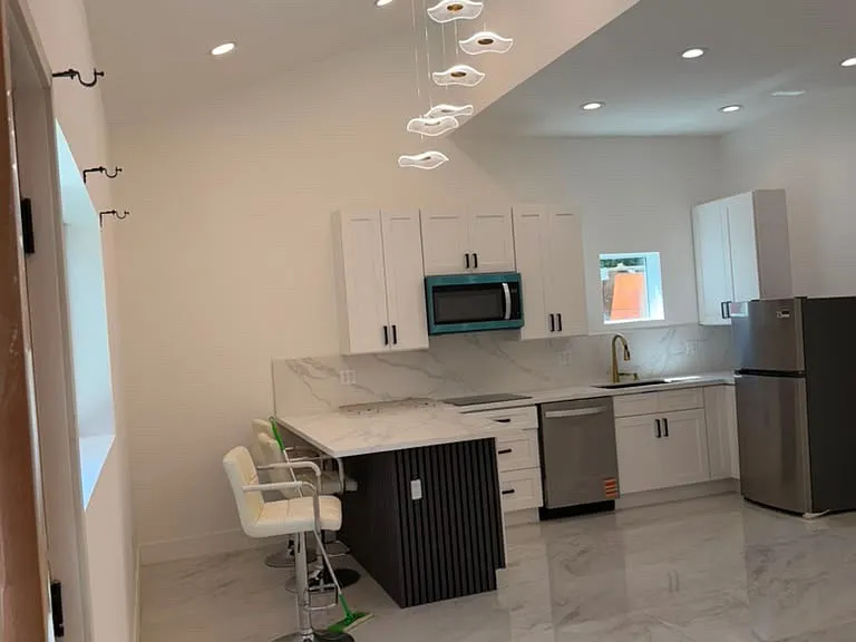6233 Kenwater Ave — Photo 1