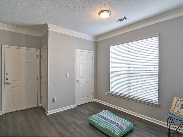 Park Creek Apartments — Photo 6