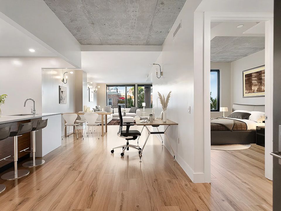 1st image of 3707 Blackstone Ave #303