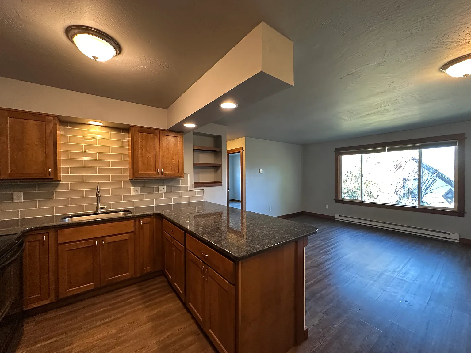 2 bed, 700 sqft, $1,550 — Photo 3