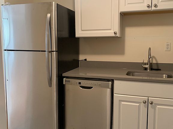 4th image of 377 Westchester Ave APT Lb
