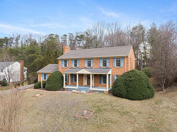 2nd image of 5017 Meadow Creek Dr