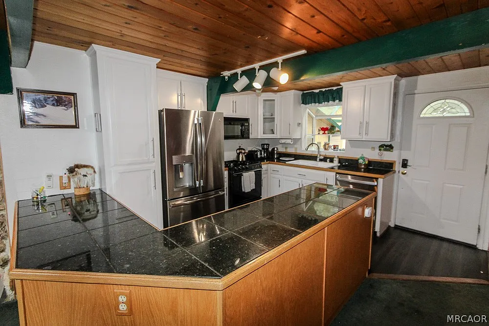 2 bed, 1.5 bath, 1462 sqft, $1,850 — Photo 4