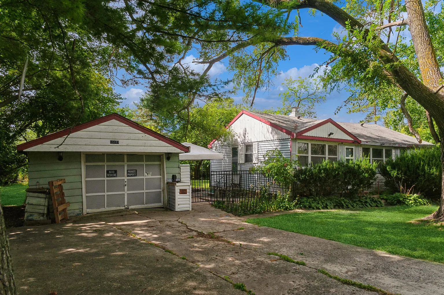 15977 W Pekara Dr photo 1