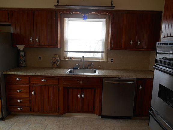 3rd image of 329 Saint Johns Ave