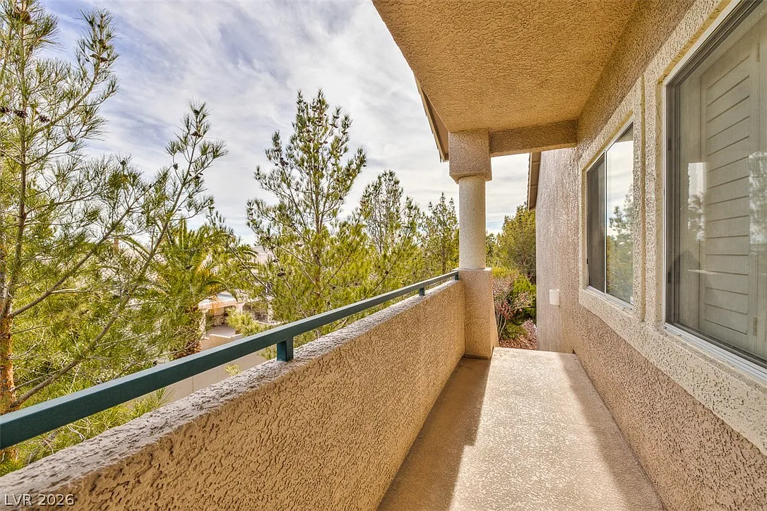 2 bed, 2.0 bath, 1319 sqft, $1,816 — Photo 4