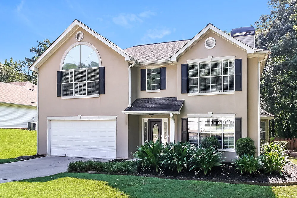 4 bed, 2.5 bath, 2500 sqft, $2,445 — Photo 4