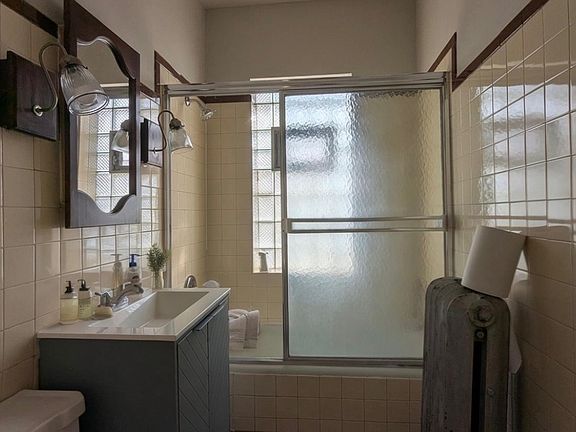 4th image of 2015 N Leclaire Ave #1