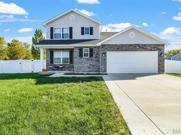 401 Duffy Dr, Marine, IL 62061