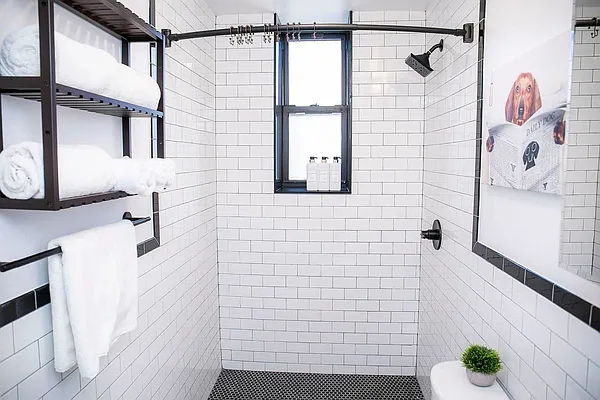 Rented by Charney Real Estate LLC | media 22