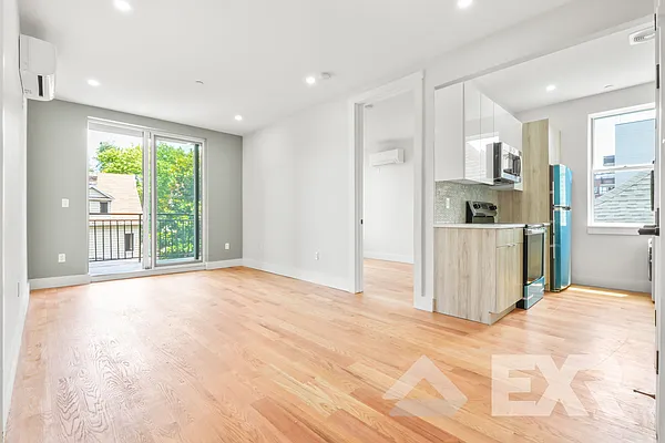 Rented by EXR | media 2