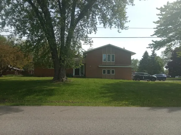 3070 E Frederick St, Midland, MI 48640