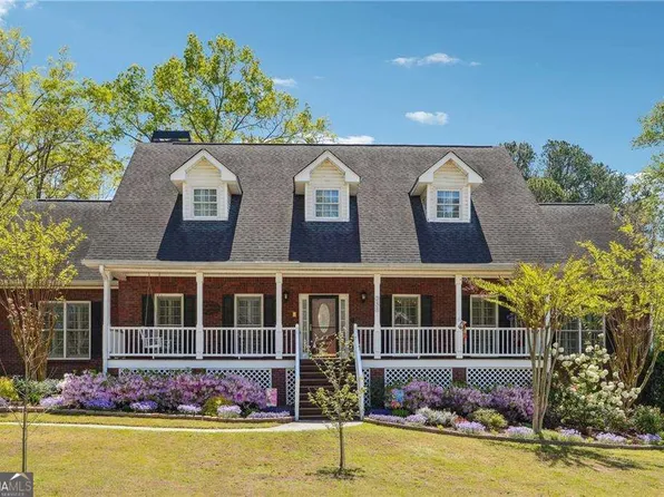 255 Helens Manor Dr, Lawrenceville, GA 30045