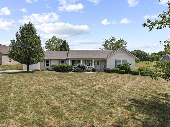 4th image of 323 Hickory Way