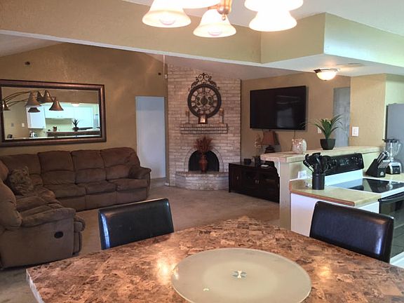 4th image of 214 Perthshire Dr