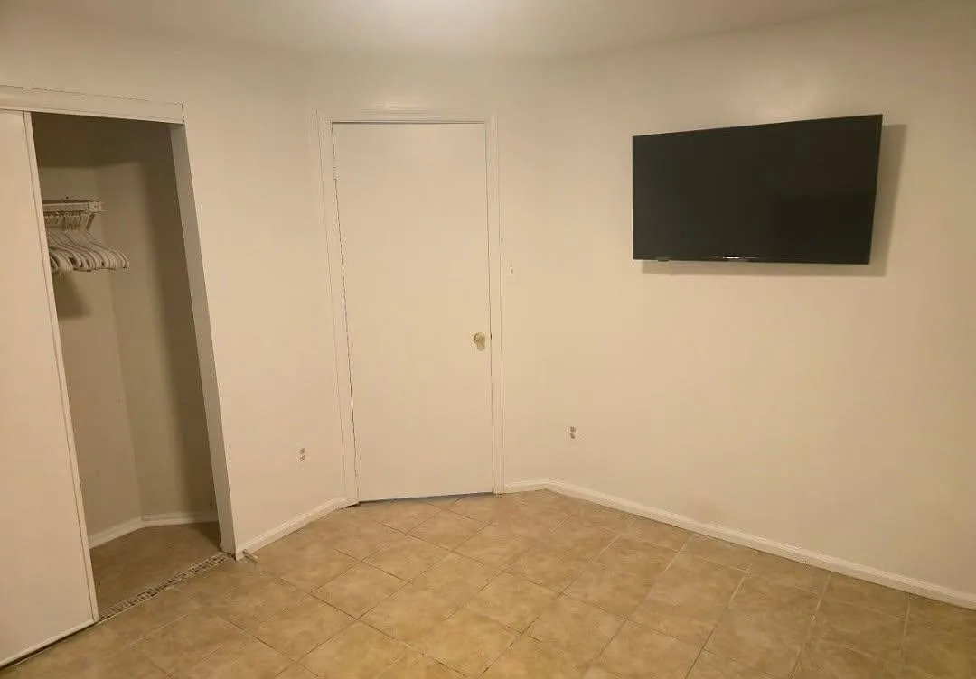2 bed, $1,600 — Photo 1
