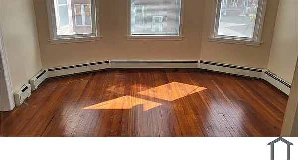 3 bed, 1025 sqft, $2,200 — Photo 3