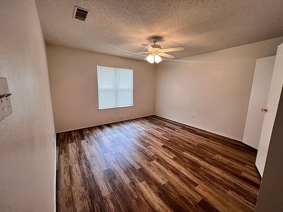 4th image of 3805 Utica Ave #B