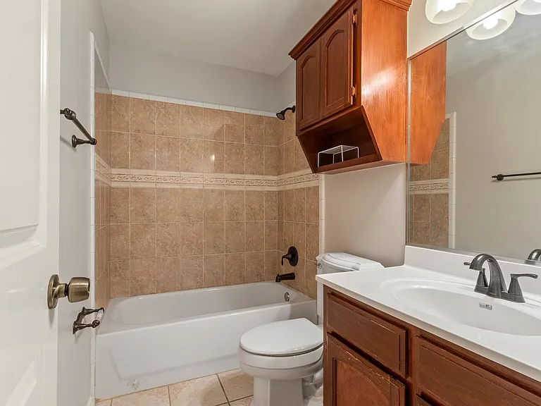 610 Violet Ln — Photo 15