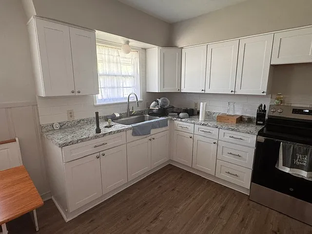 605 Phillips St — Photo 2
