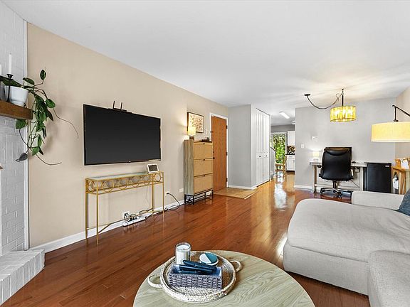 3rd image of 4817 5th AVENUE #8