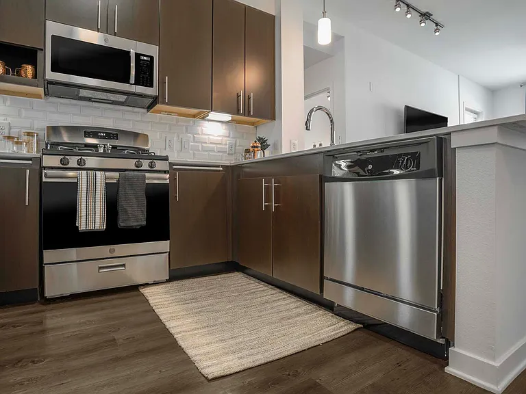 Spread out and create in a kitchen that blends style with functionality