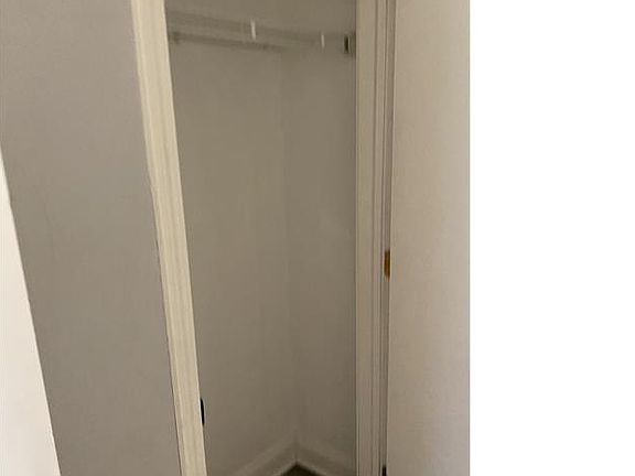 4th image of 5302 S King Dr #3