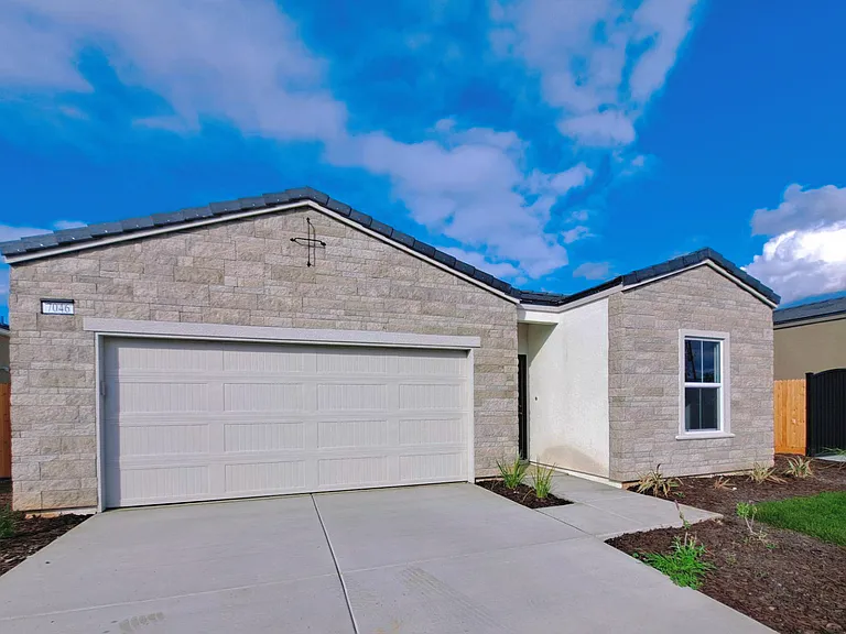 7046 W Willis Ave — Photo 3