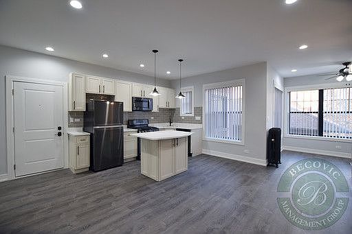 4th image of 1060 W Glenlake Ave #2