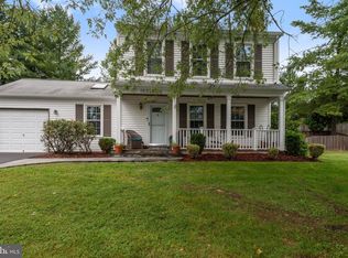 10325 Yorktown Ct, Great Falls, VA 22066