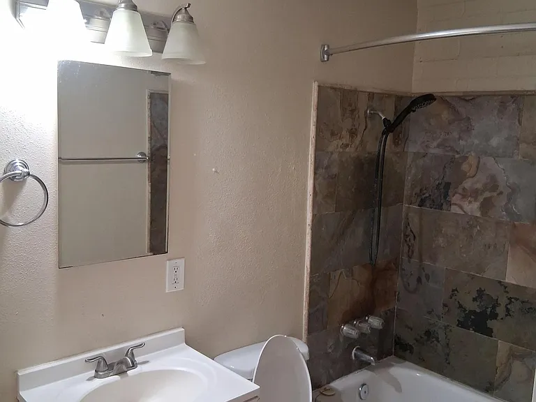 Geronimo Apartments — Photo 4
