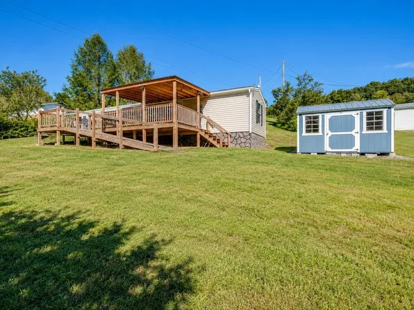 553 Call Valley Rd, Swords Creek, VA 24649