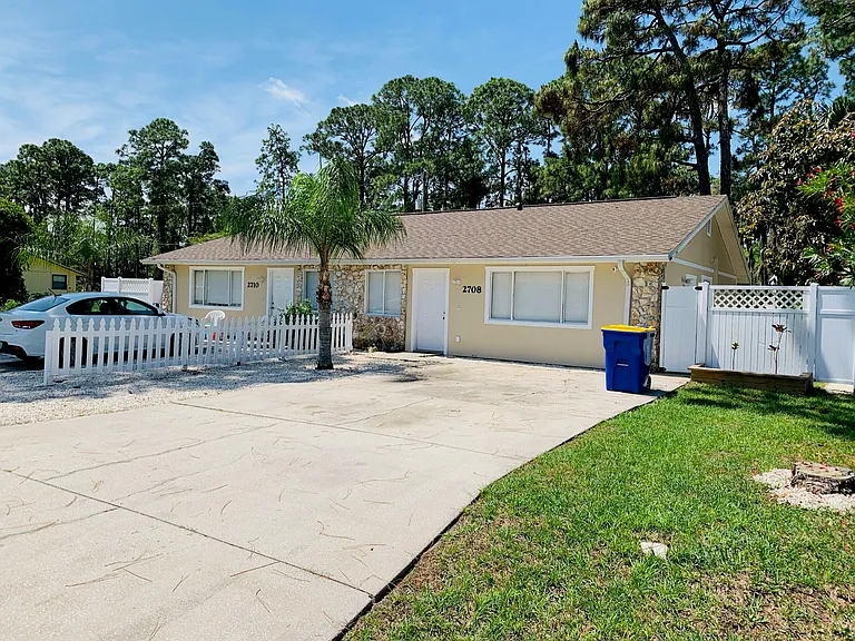 2708 Fern Palm Dr — Photo 1