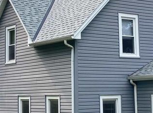 2625 S 38th St, Omaha, NE 68105