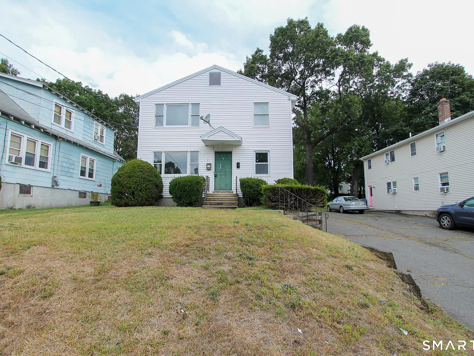 3 bed, 1.0 bath, 1144 sqft, $1,900 — Photo 2