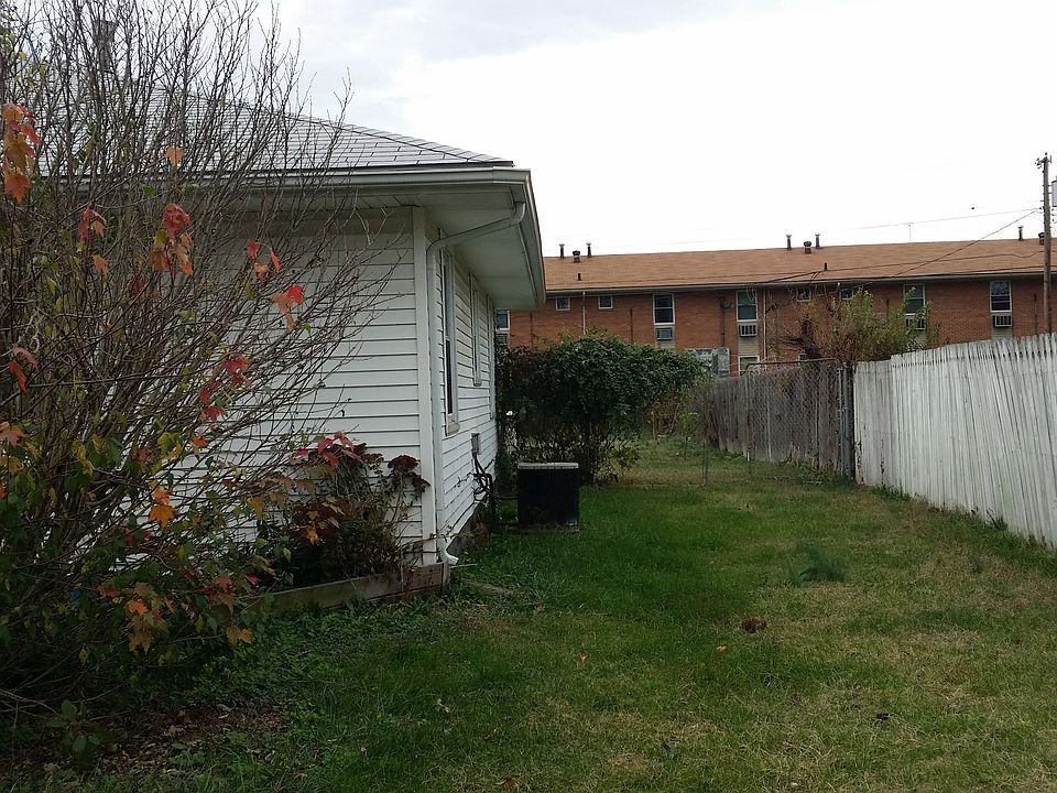 1st image of 1038 Western Ct