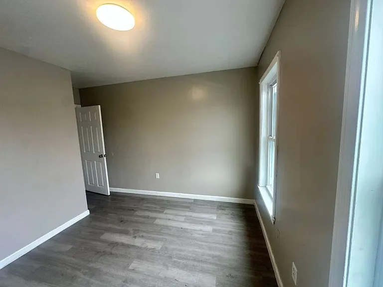 249 Lincoln St — Photo 10