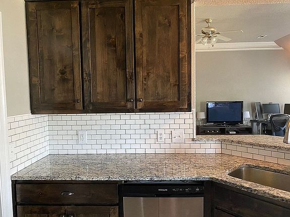 3rd image of 2175 Meadowbrook Dr
