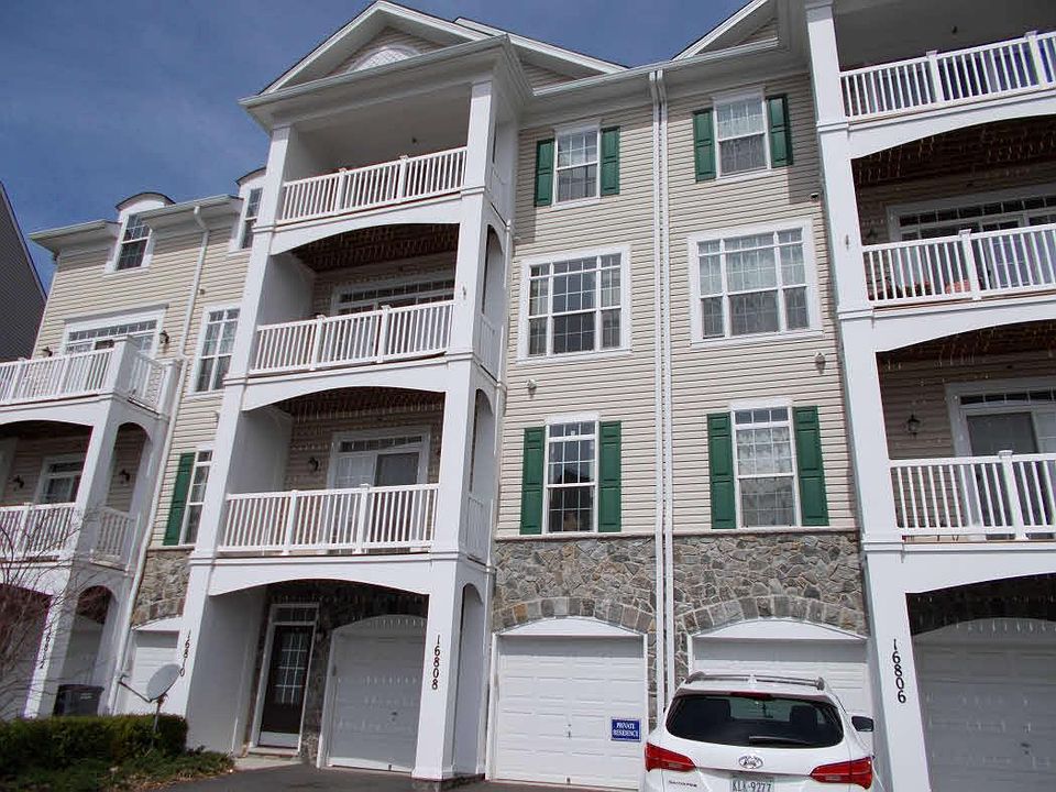 1st image of 16808 Nuttal Oak Pl #32