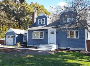 15 Bayview Ave, Bayport, NY 11705