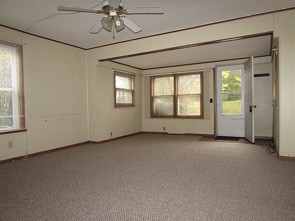 3rd image of 319 N Walnut St