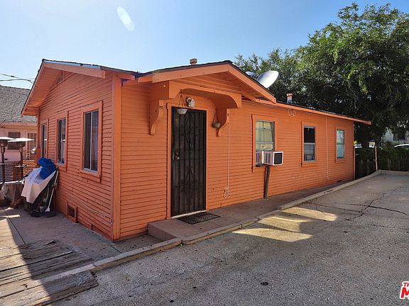 2nd image of 2928 Elm St #1-4
