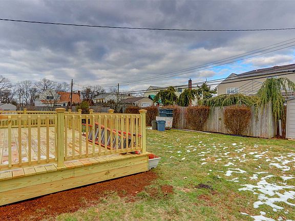 5th image of 20 Marlboro Ave