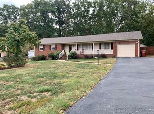 505 Forest View Dr, Colonial Heights, VA 23834